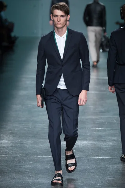 Look 40